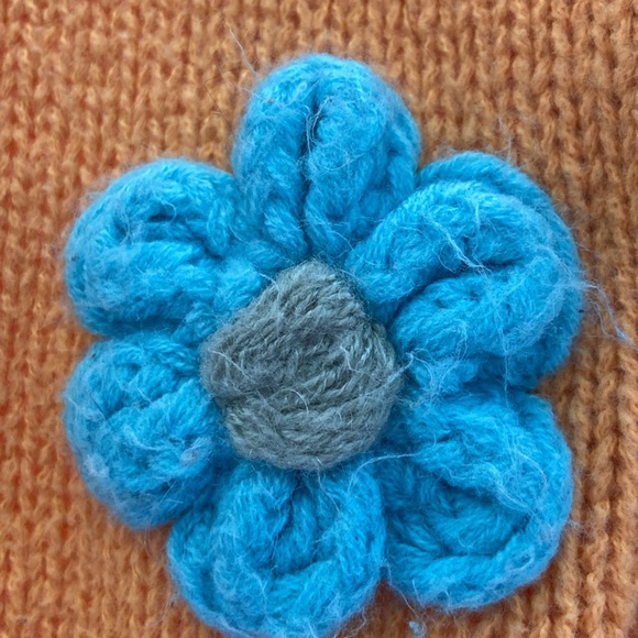 Absolutely cute flower detail crop cardigan in size XS - Picture 6 of 7